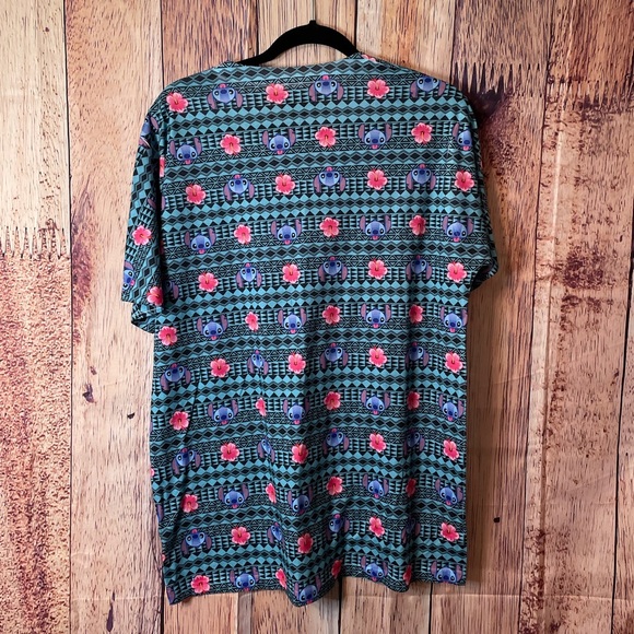 Disney Stitch Short Sleeve Tee design with Stitch’s Face and flowers, Size Large - Picture 4 of 4